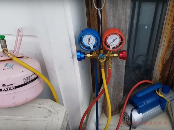 Bơm Gas Máy Lạnh Nhanh Chóng Đông Hòa