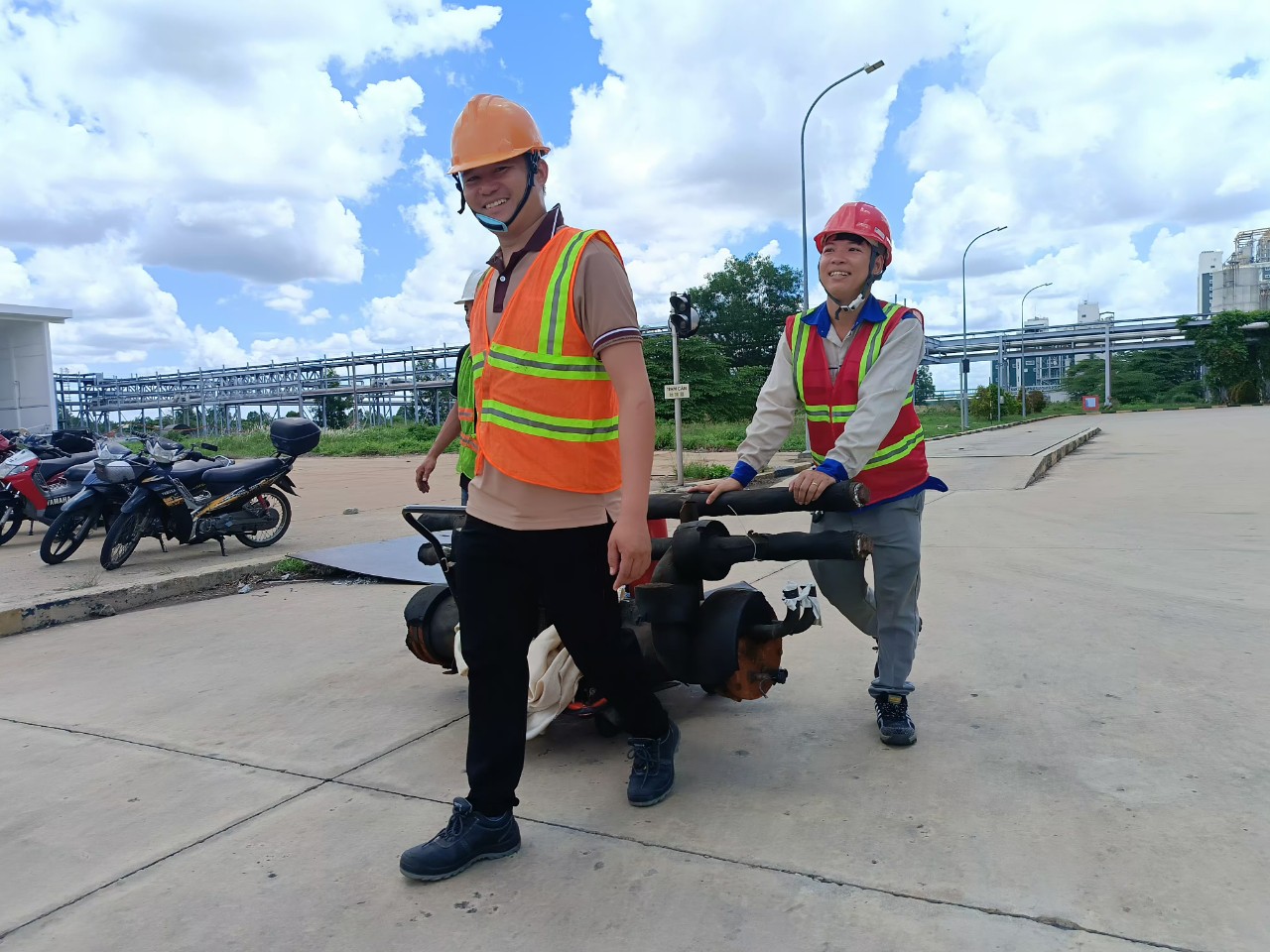 Dịch vụ vệ sinh máy lạnh công nghiệp Bình Dương