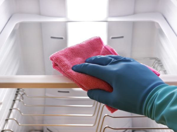 Vệ sinh tủ lạnh